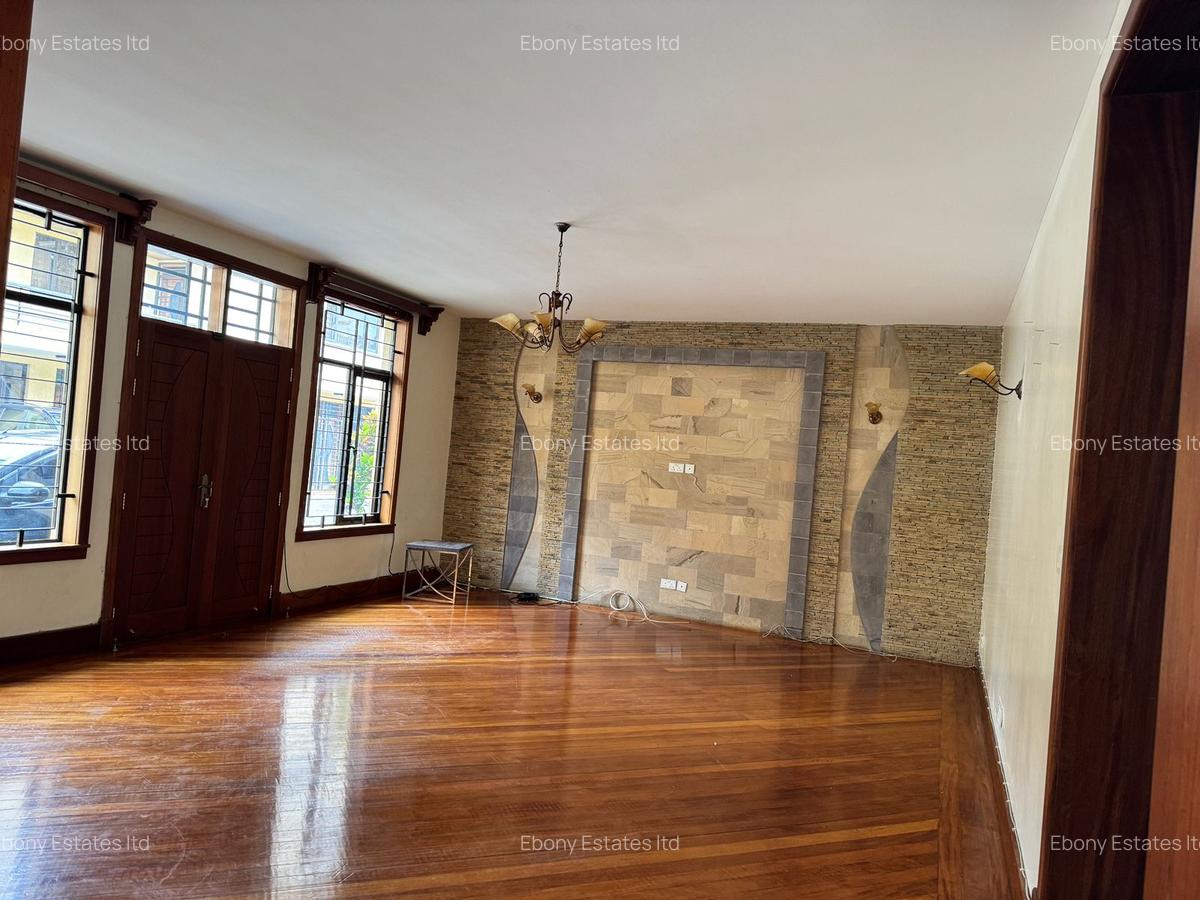 5 Bed Townhouse with En Suite in Lavington - 5