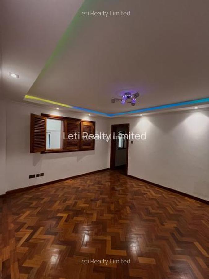 5 Bed Townhouse with En Suite in Lavington - 7