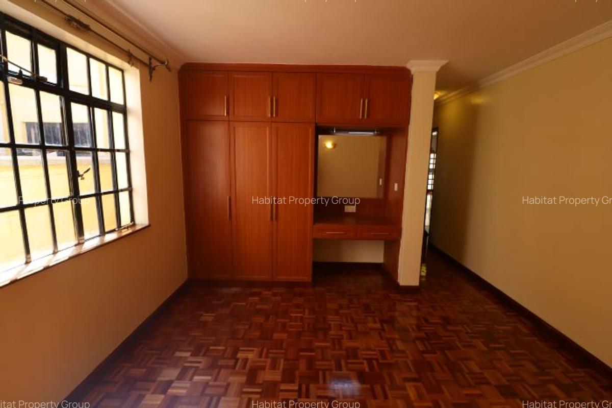 4 Bed Townhouse with En Suite at Chalbi Drive - 8