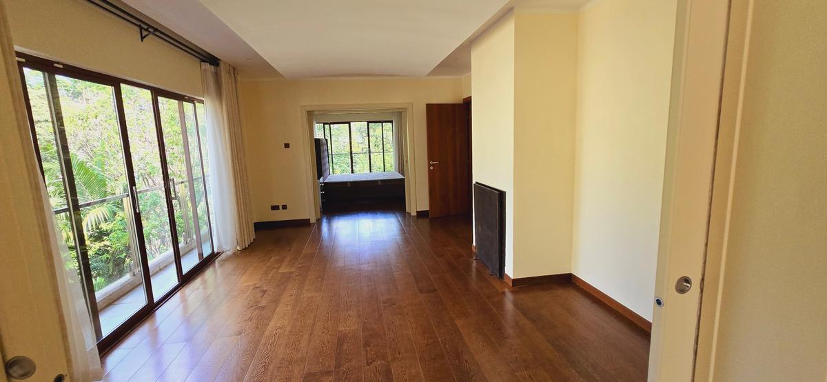 5 Bed Townhouse with En Suite at Lavington Mall - 5