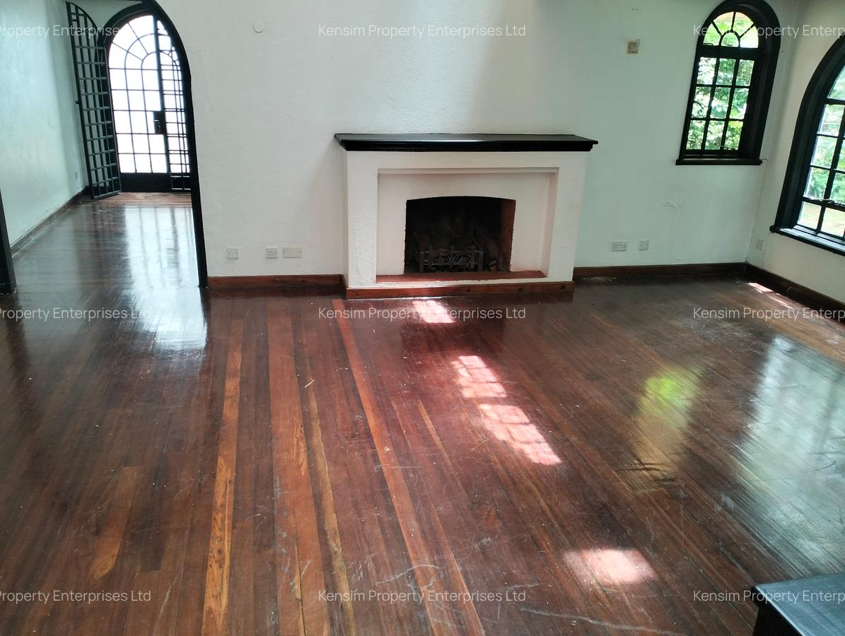 5 Bed Townhouse with En Suite in Riverside - 16