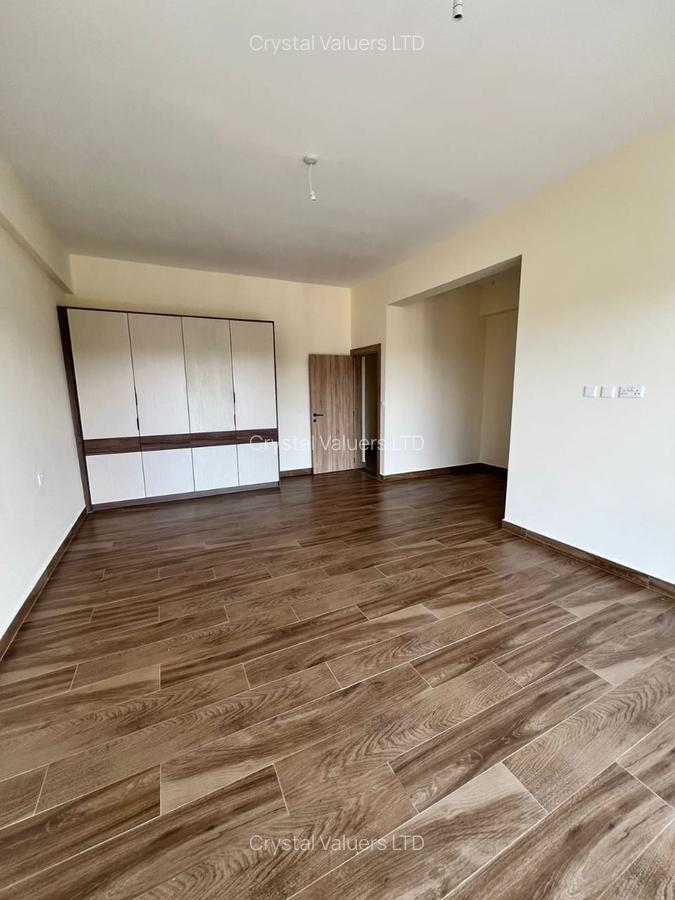 3 Bed Apartment with En Suite in Parklands - 6