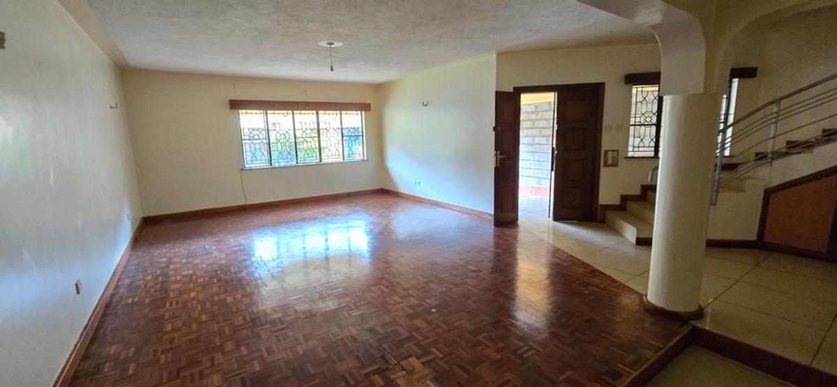 5 Bed Townhouse with En Suite in Lavington - 13