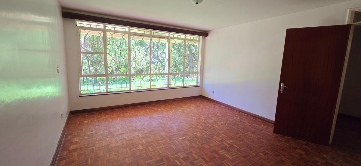 5 Bed House with En Suite at Whispers Avenue - 11