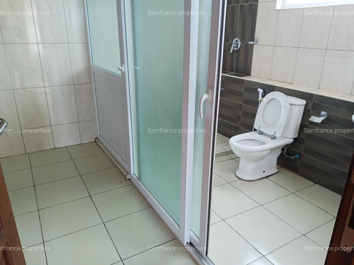 Serviced 4 Bed Apartment with En Suite at 1 St Avanue - 10