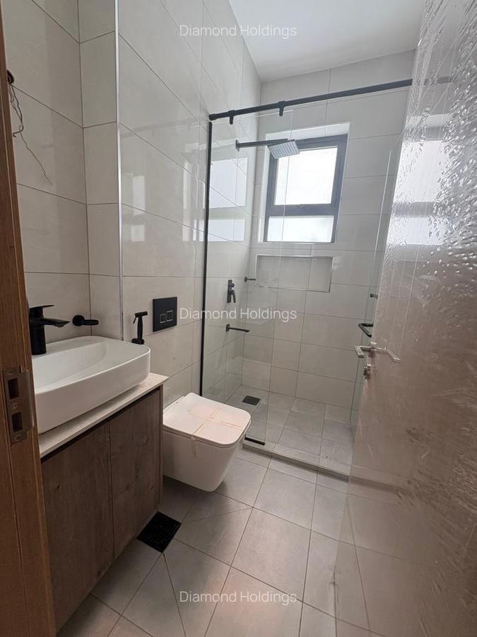 2 Bed Apartment with En Suite at Brookside - 7