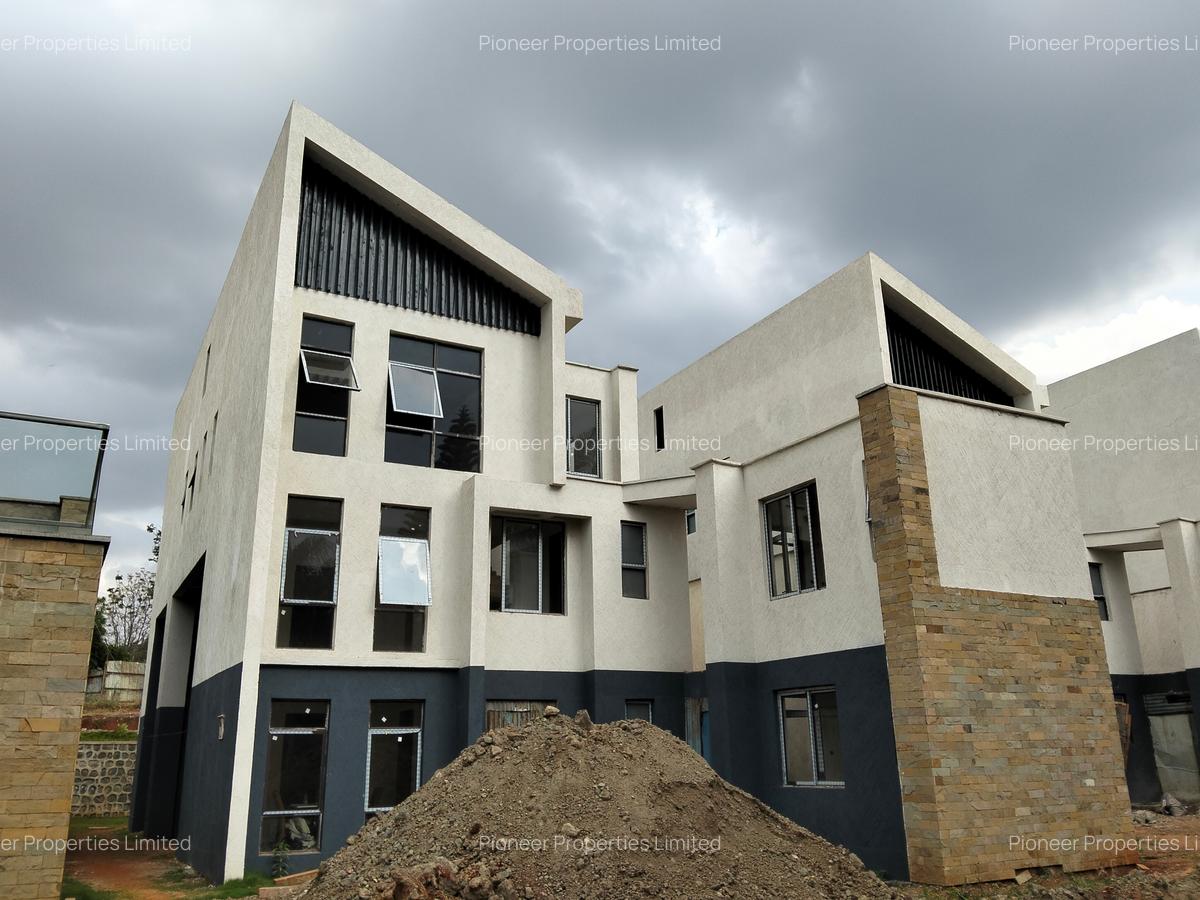 6 Bed House with En Suite at New Runda - 1