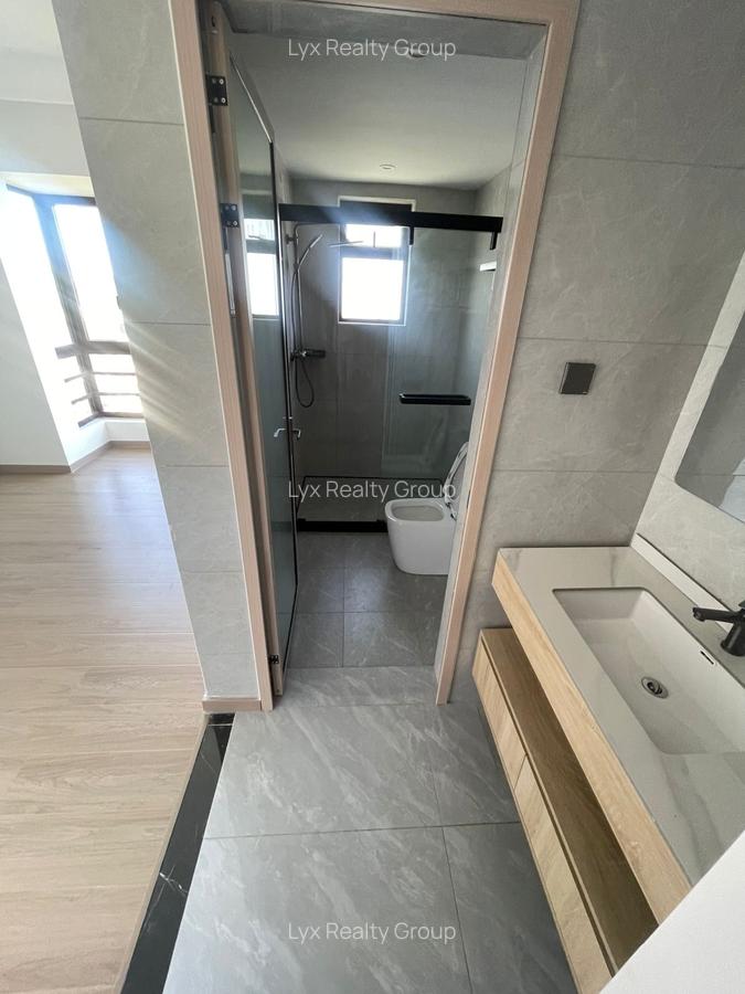 3 Bed Apartment with En Suite in Riverside - 8