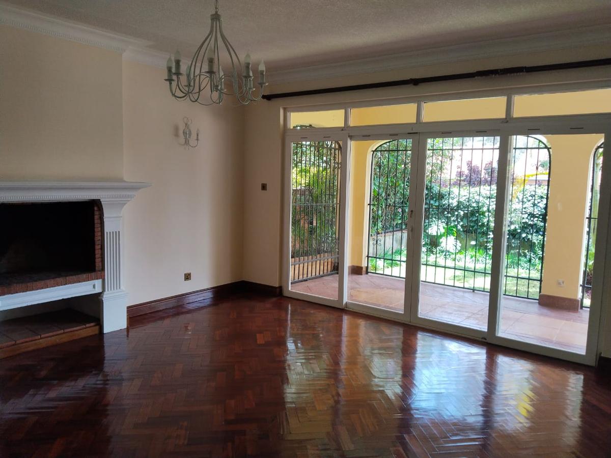 4 Bed Townhouse with En Suite in Westlands Area - 10