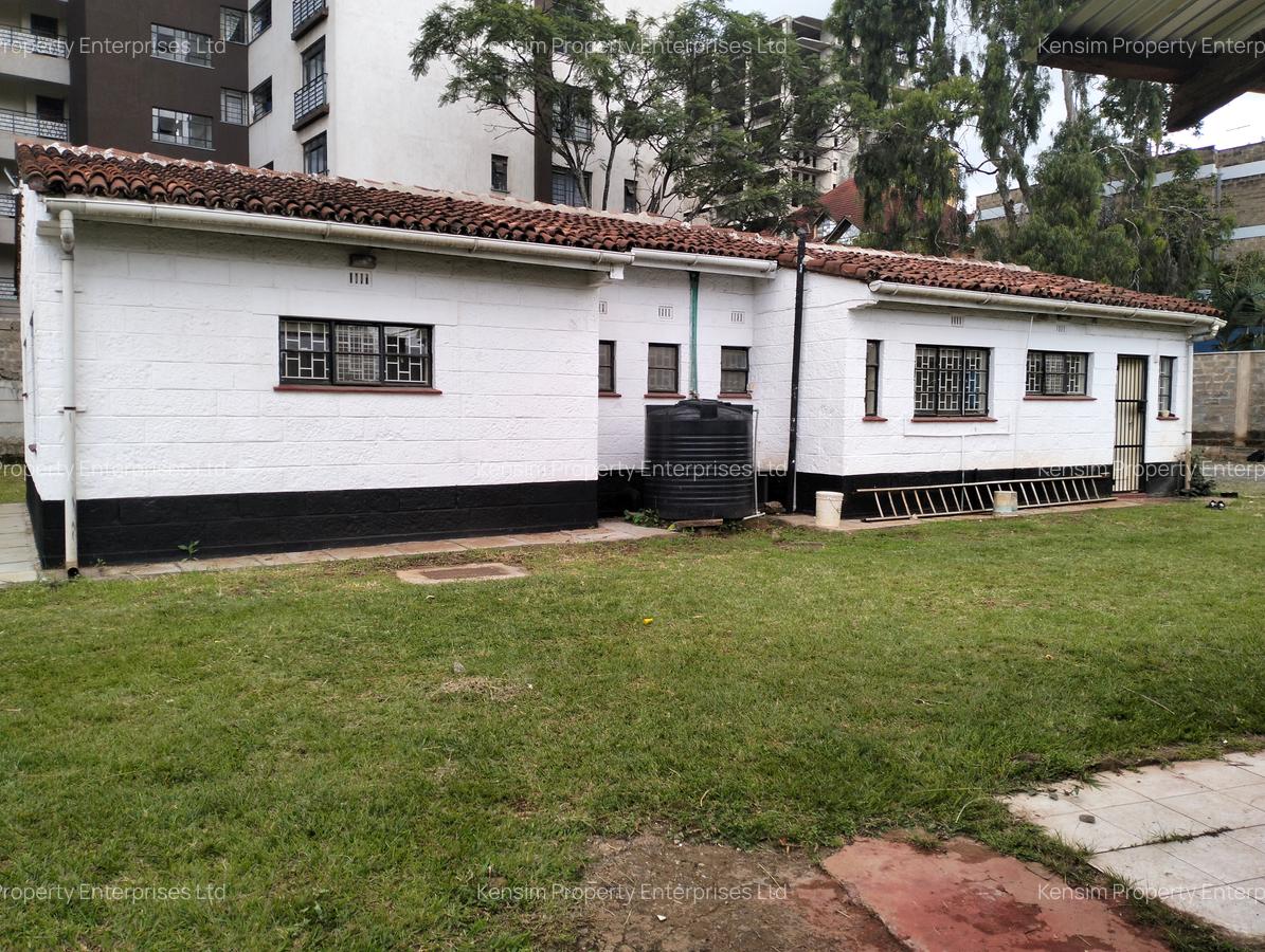 0.75 ft² Commercial Property with Fibre Internet in Kilimani - 1