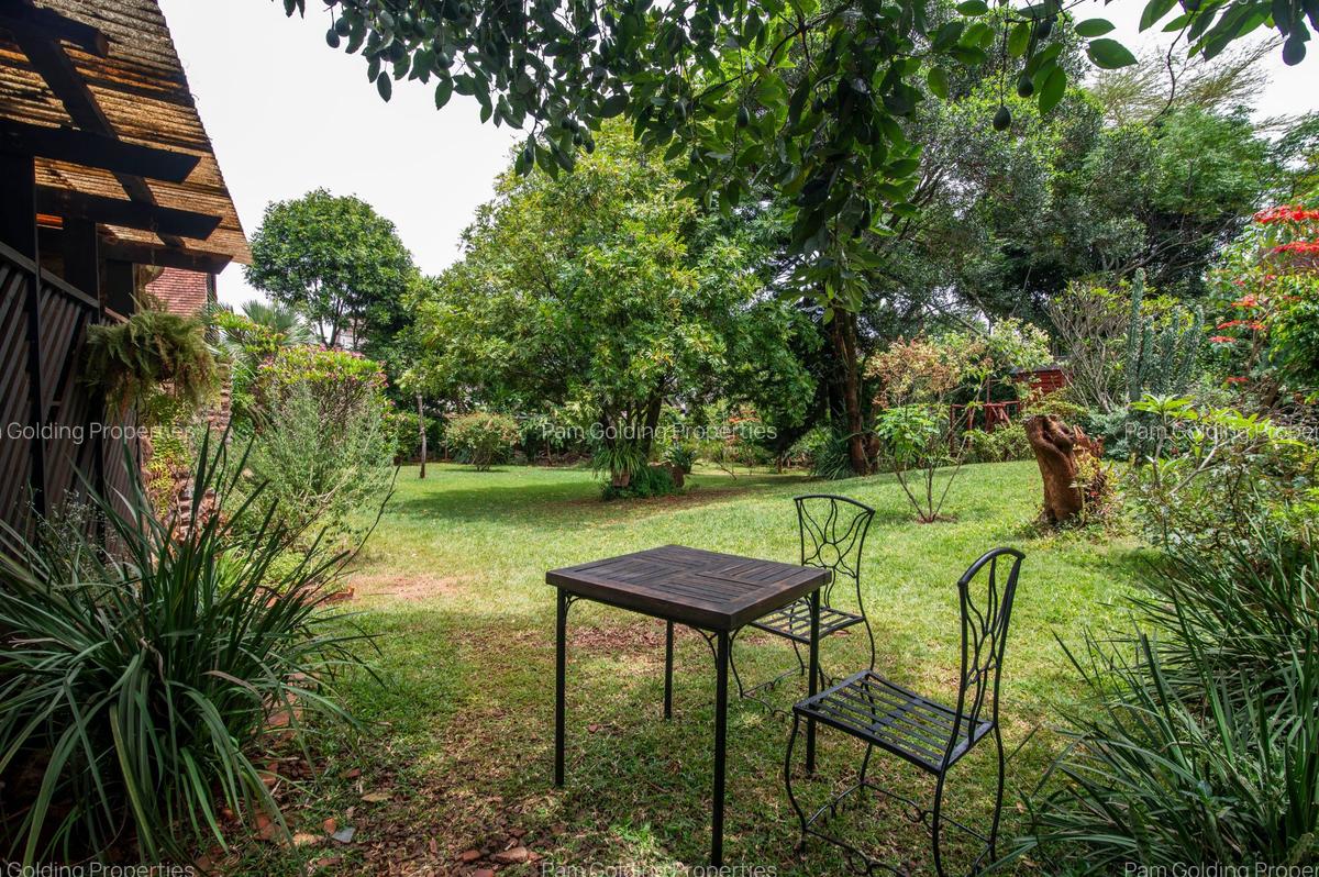 6 Bed House in Runda - 7