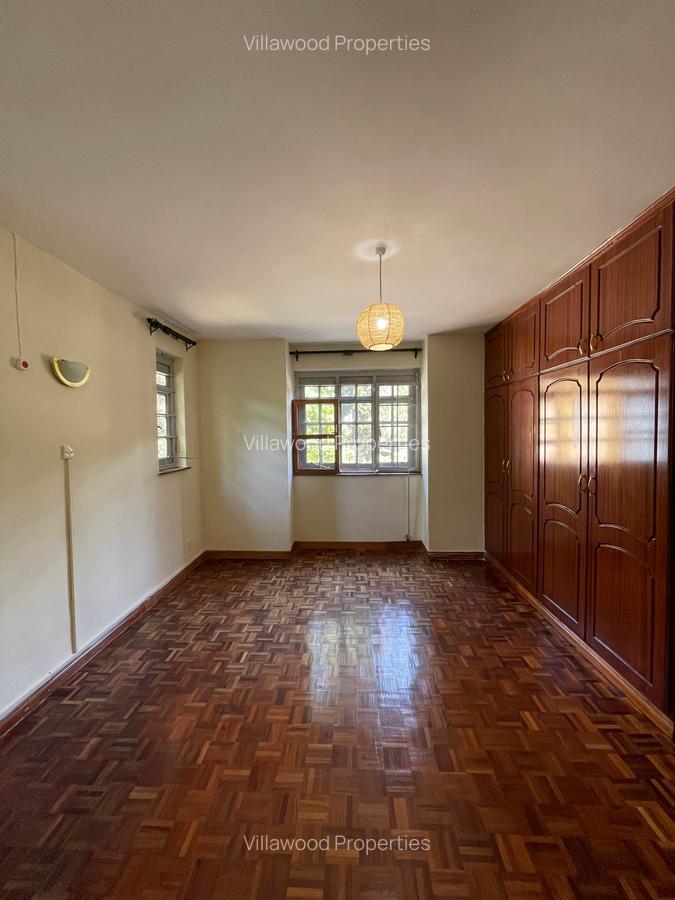 7 Bed Villa with En Suite in Runda - 3