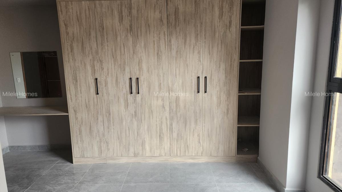 Serviced 2 Bed Apartment with En Suite at Brookside Drive - 6