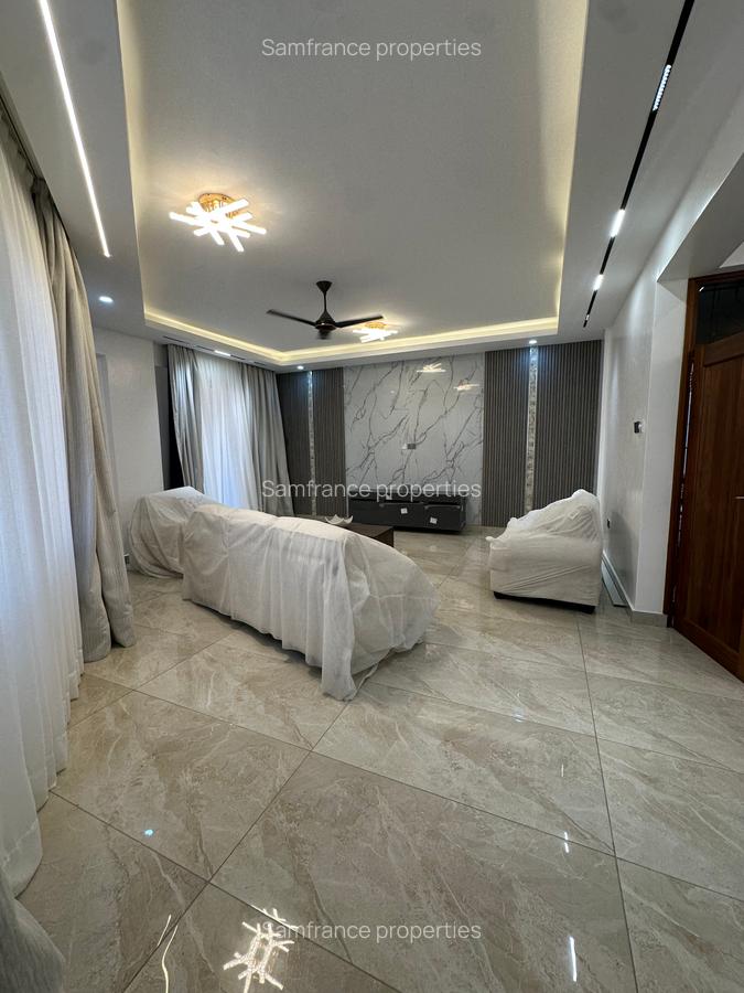 Serviced 2 Bed Apartment with En Suite at 1St Avanue - 13