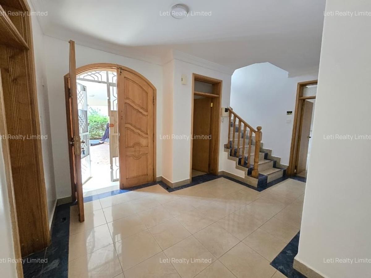 5 Bed House with En Suite in Runda - 5