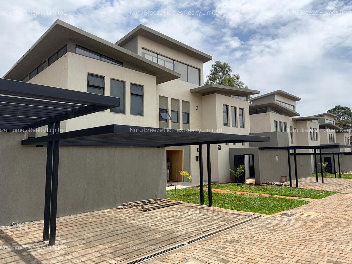 5 Bed Townhouse with En Suite in Runda - 1