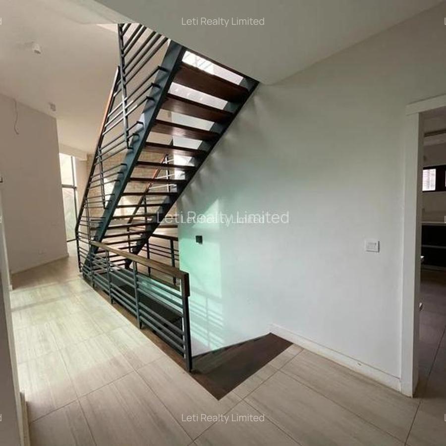 4 Bed Townhouse with En Suite in Lavington - 3