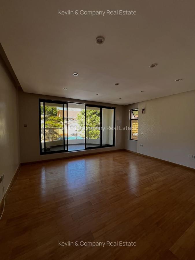 5 Bed Townhouse with En Suite in Lavington - 10