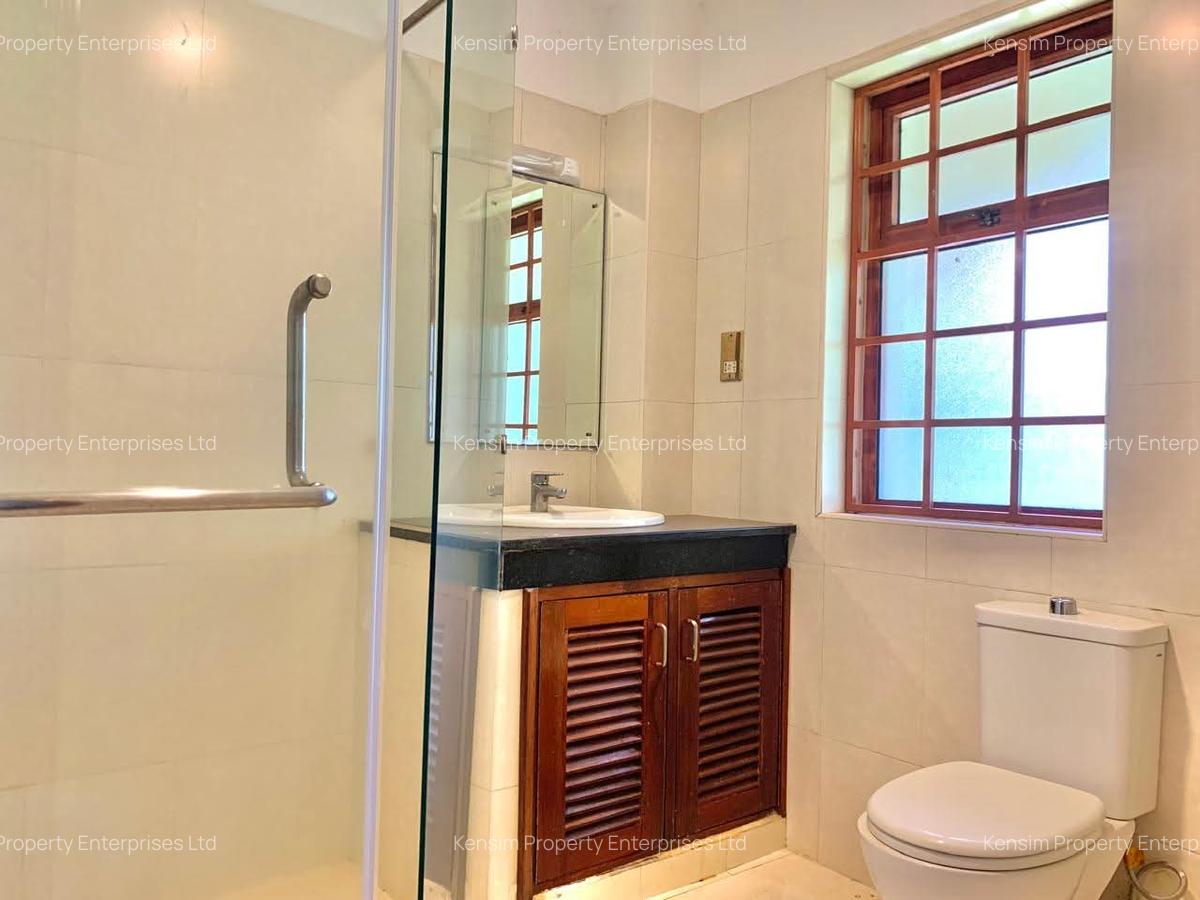 5 Bed Townhouse with En Suite in Runda - 7