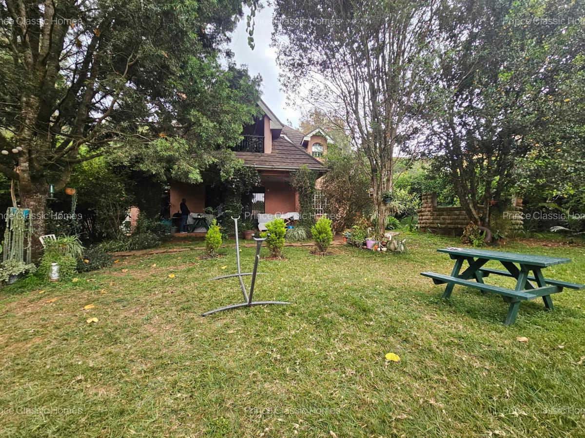 4 Bed House with En Suite at Kerarapon Drive - 2