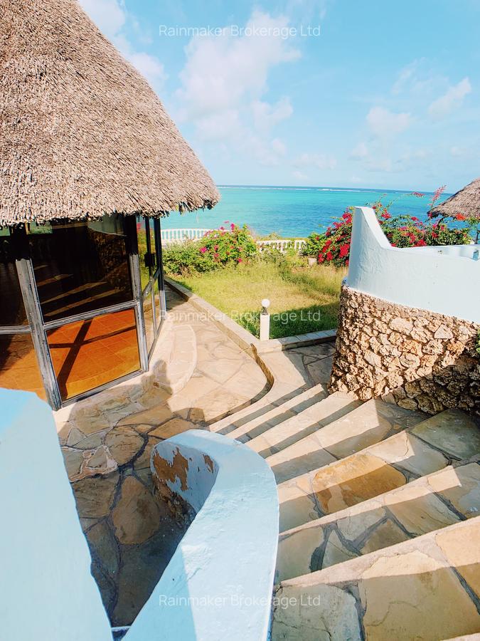4 Bed Villa with Swimming Pool in Likoni - 15
