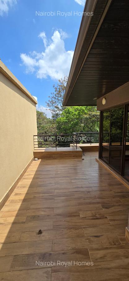 5 Bed Townhouse with En Suite at Lavington Green - 20