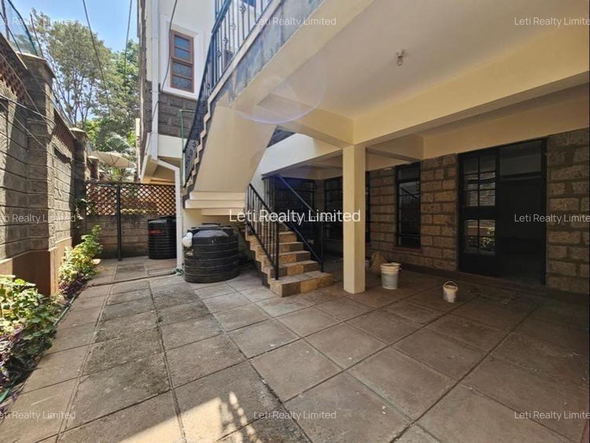 5 Bed Townhouse with En Suite in Lavington - 10