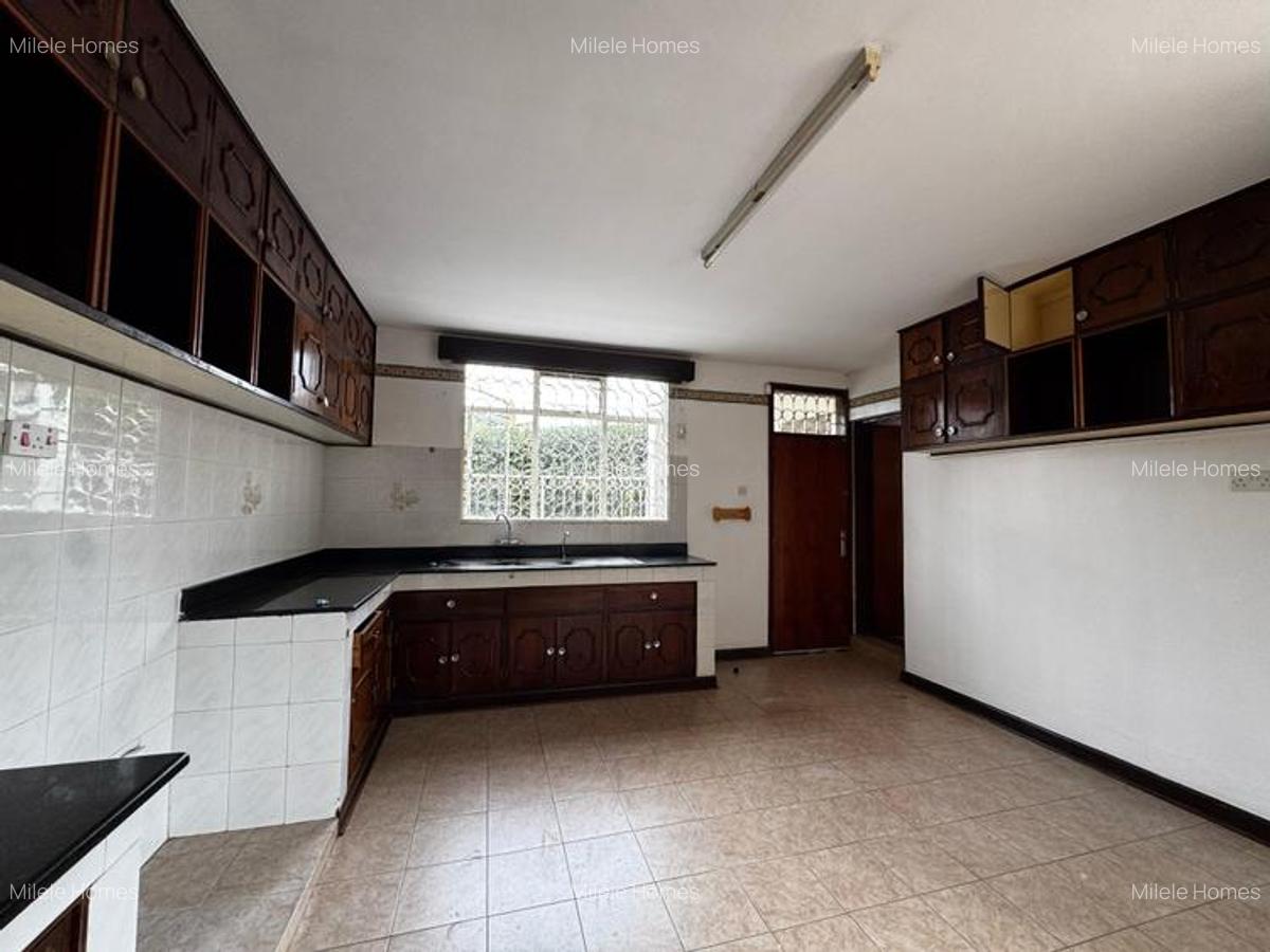 4 Bed Villa with En Suite at Mimosa Drive - 2