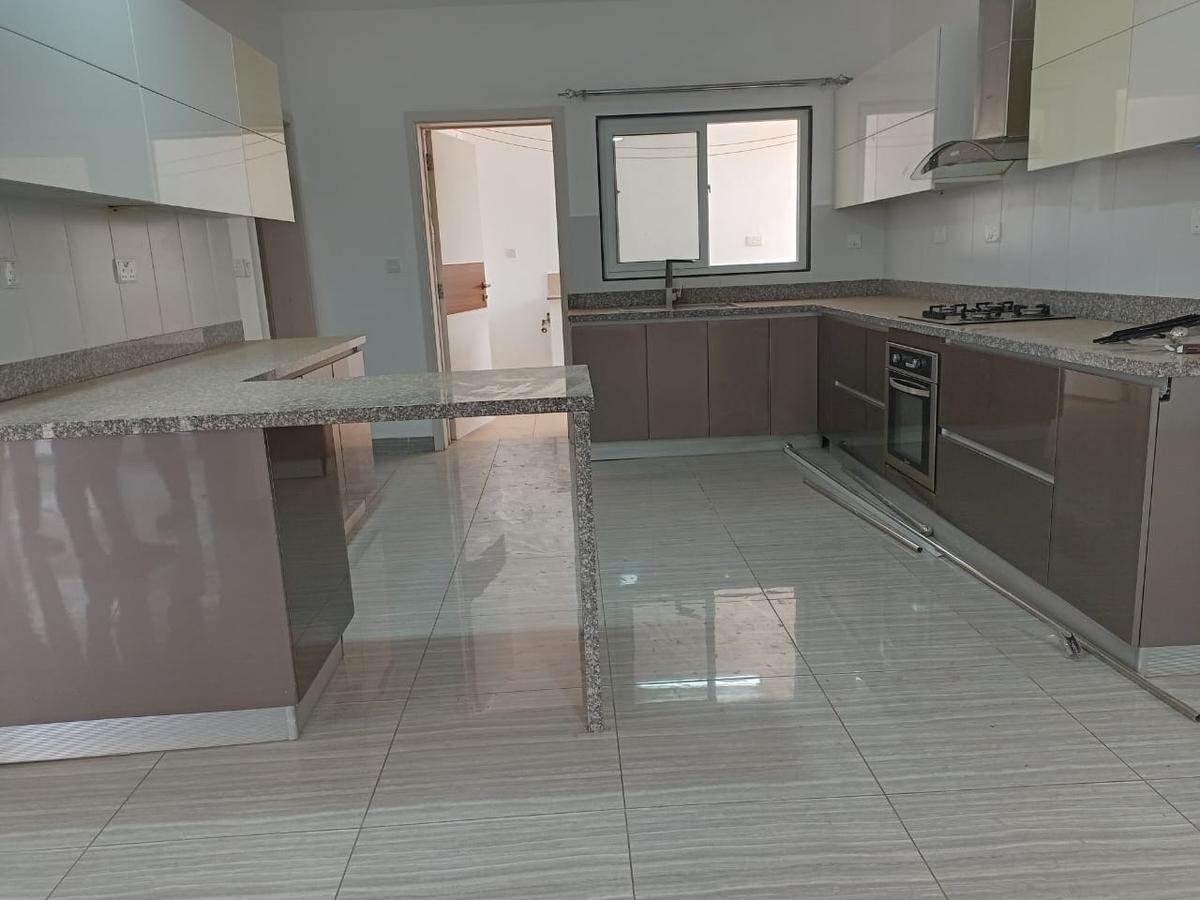 3 Bed Apartment with En Suite in Westlands Area - 13