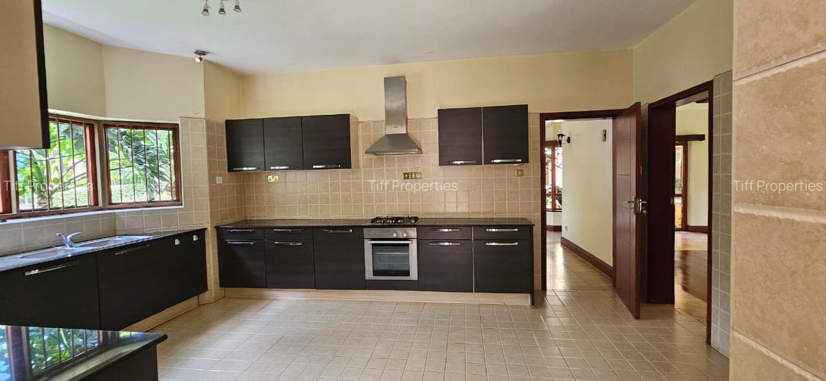 5 Bed Townhouse in Runda - 7