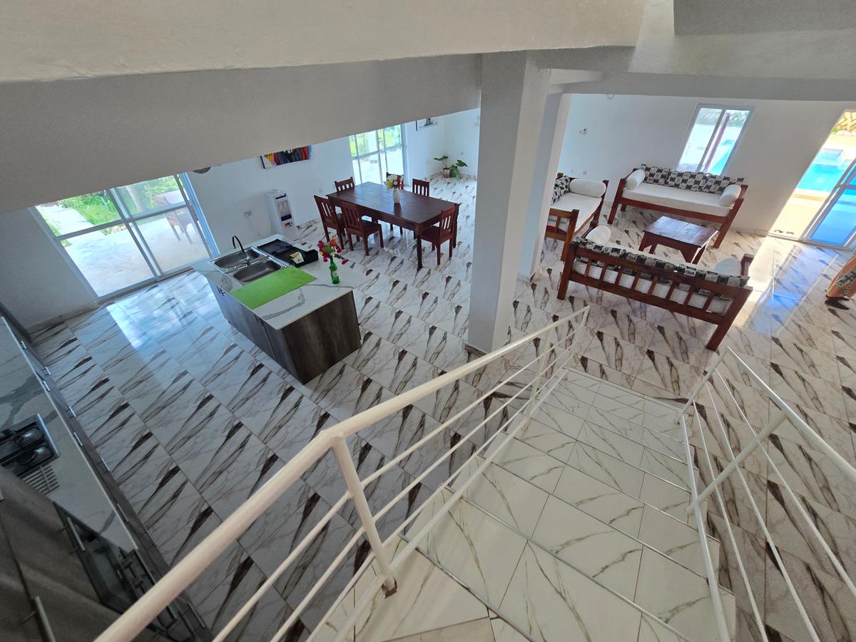 6 Bed House with En Suite in Watamu - 18