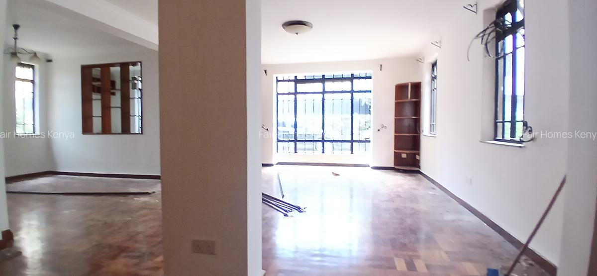 4 Bed Townhouse with En Suite at Valley Arcade - 9