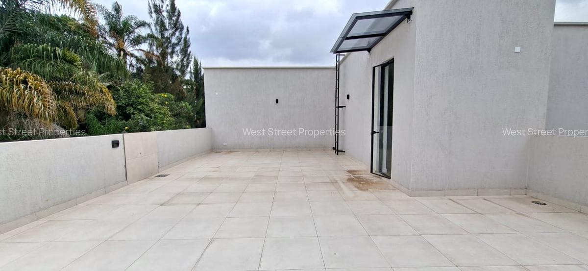 5 Bed Villa with En Suite at Lavington - 14