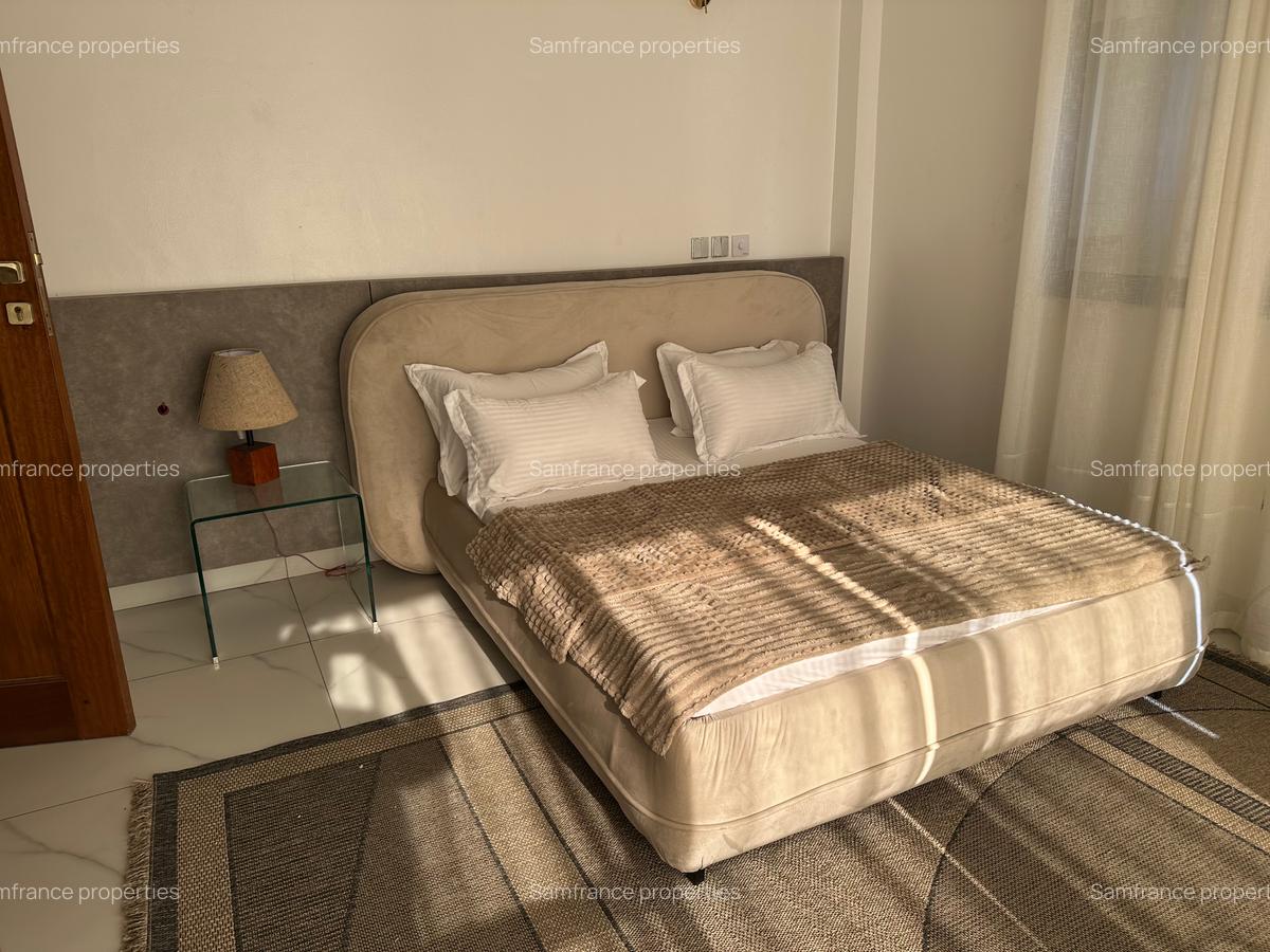 Serviced 1 Bed Apartment with En Suite at Baobab Road - 4