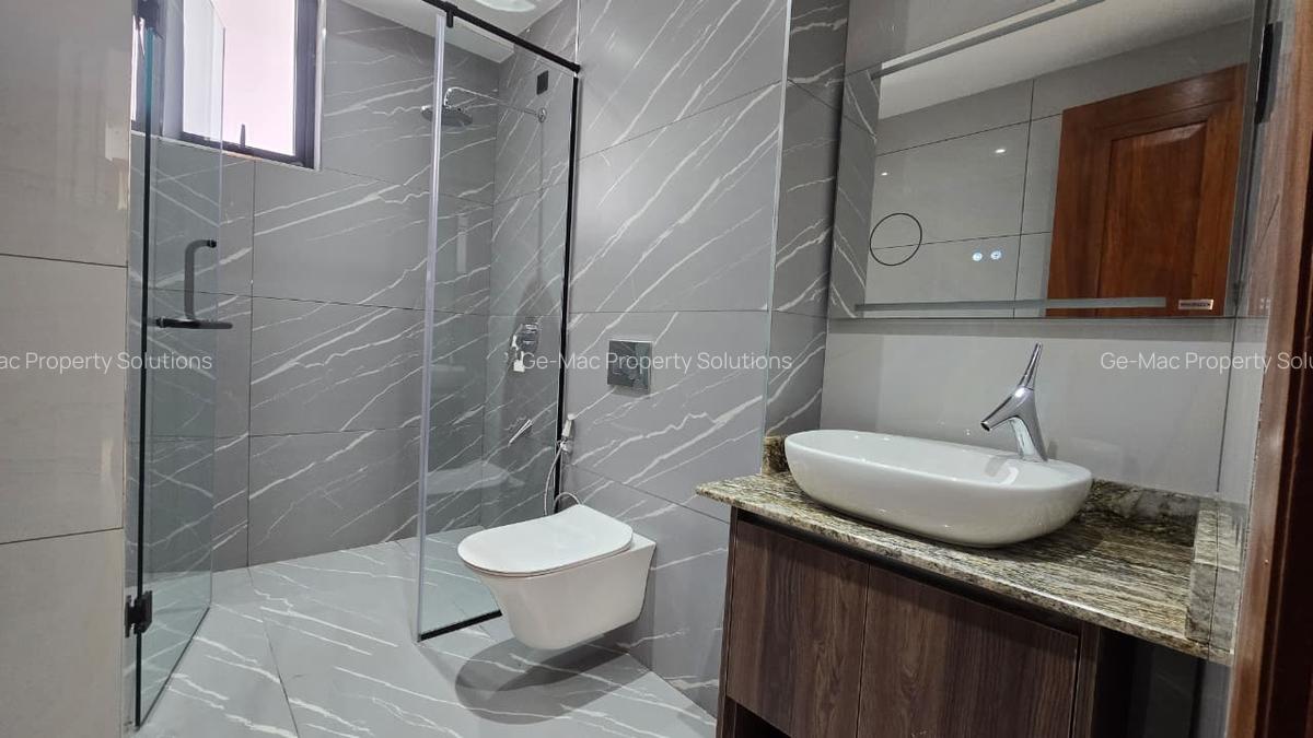 3 Bed Apartment with En Suite in Riverside - 8