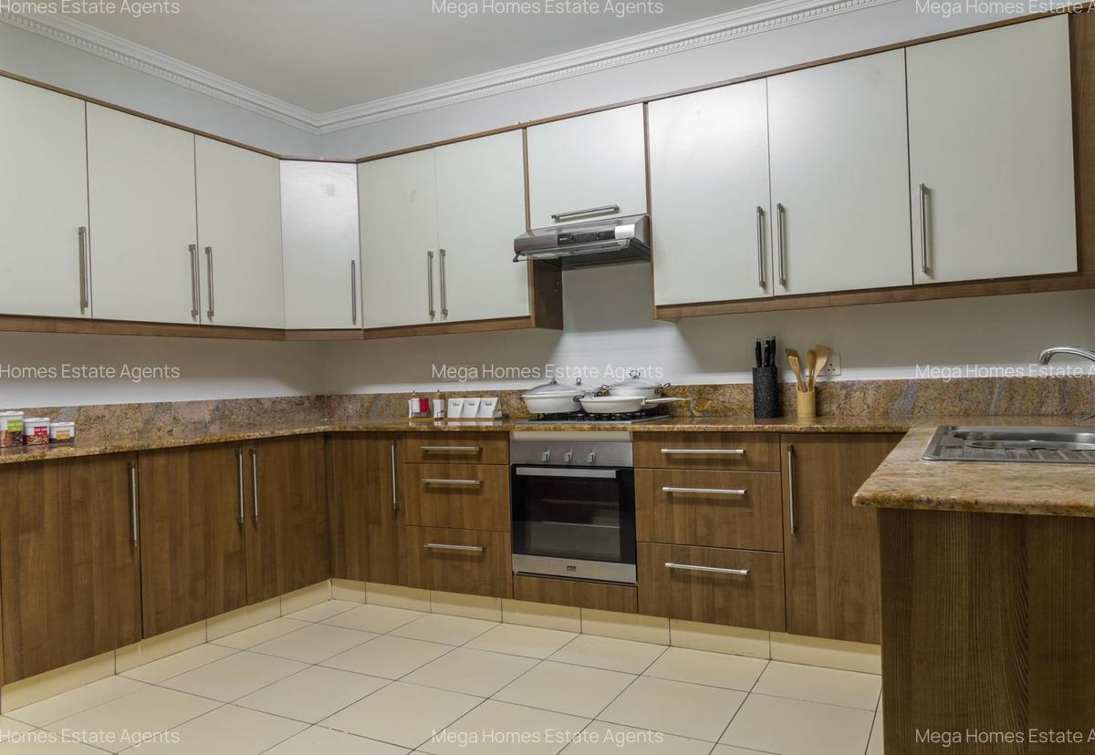Serviced 3 Bed Apartment with En Suite in Riverside - 11