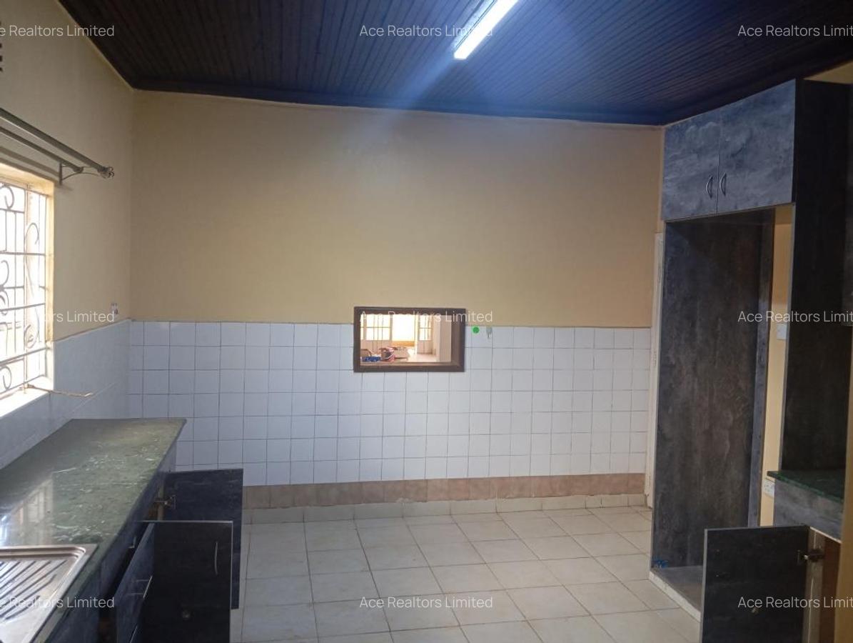 5 Bed House with En Suite at Mountain View Lane - 8
