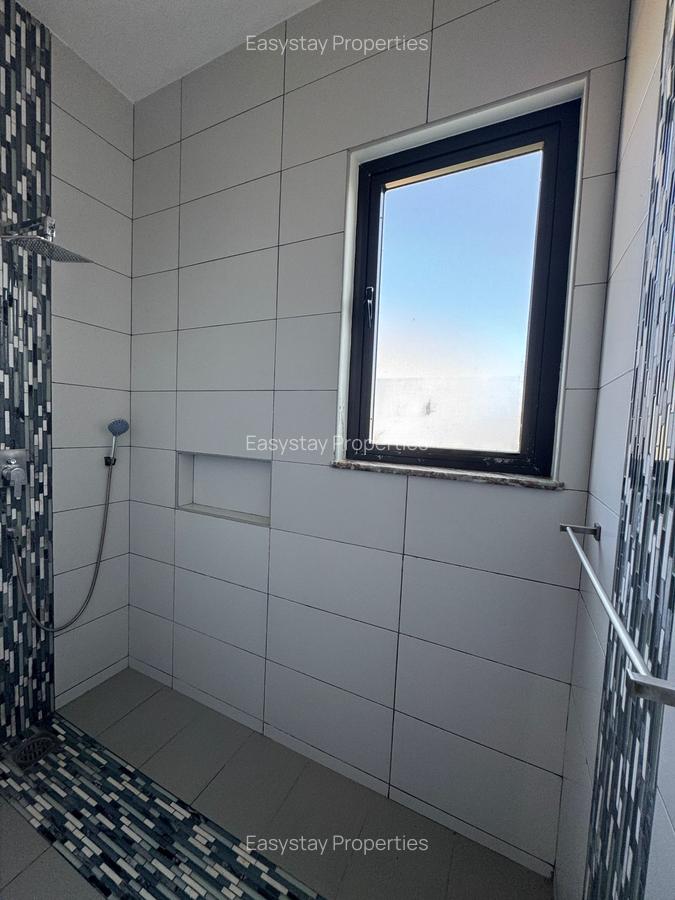 2 Bed Apartment with En Suite in Nyali Area - 6