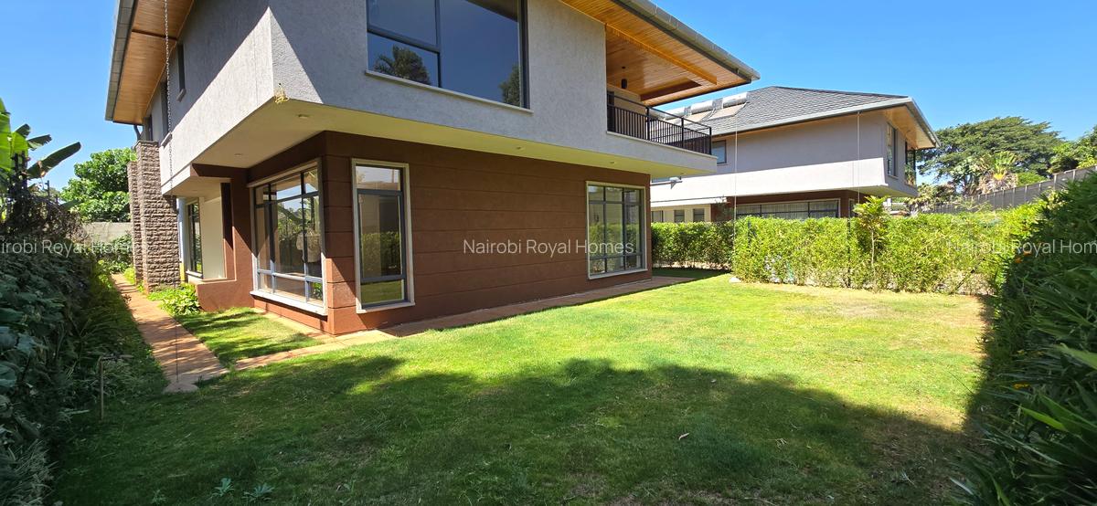 5 Bed Townhouse with En Suite at Lavington Green - 1