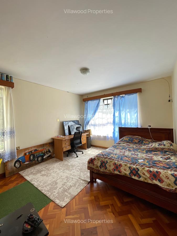 4 Bed House with En Suite in Spring Valley - 12