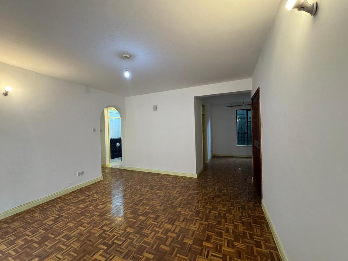 3 Bed Apartment with En Suite in Kilimani - 4