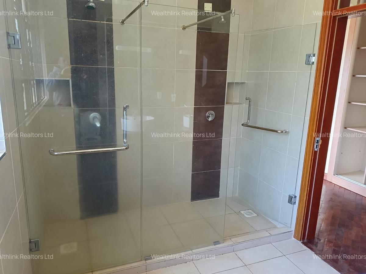 4 Bed Townhouse with Swimming Pool at Ridgeways - 14