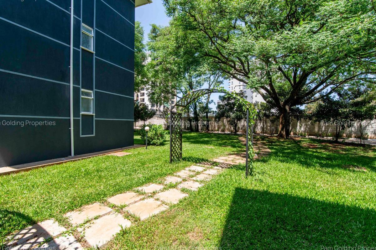 1 Bed Apartment with En Suite in Kilimani - 1