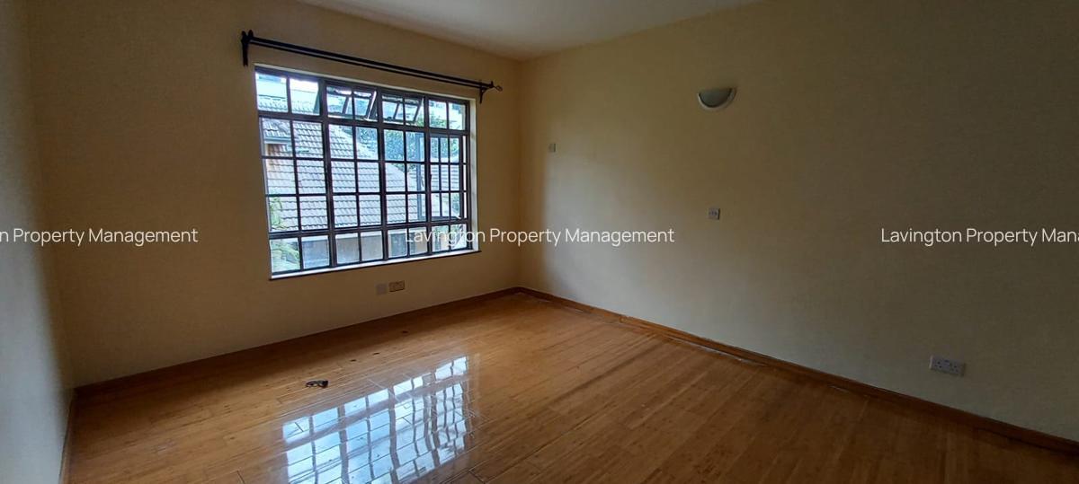 5 Bed Townhouse with En Suite at Lavington Green - 15