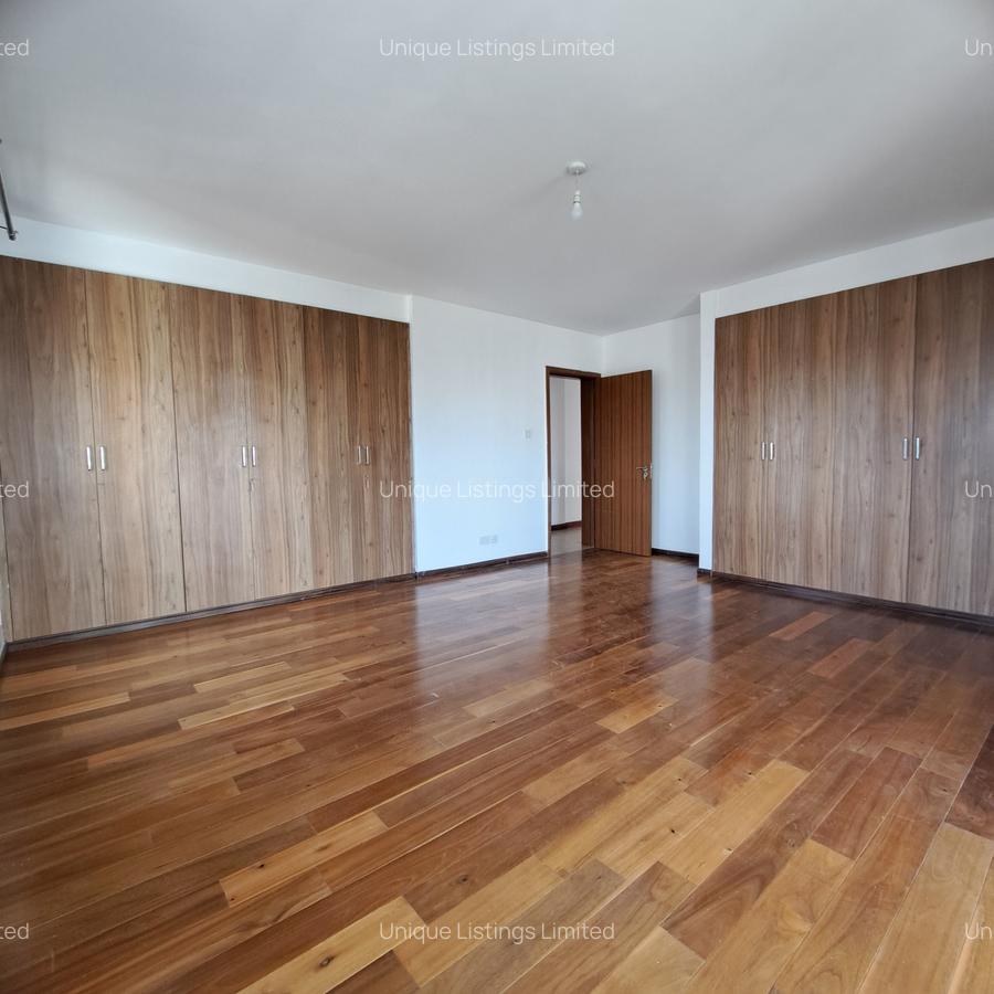 3 Bed Apartment with En Suite in Lavington - 7