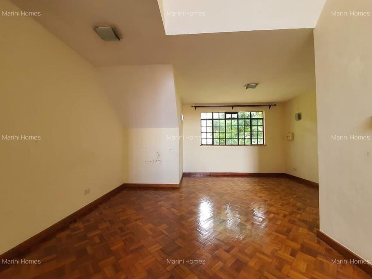 4 Bed Townhouse with En Suite in Lavington - 5