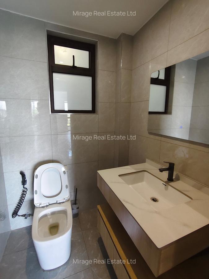 3 Bed Apartment with En Suite in Riverside - 11