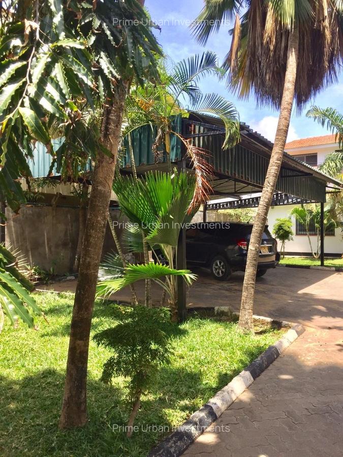 4 Bed House with En Suite in Nyali Area - 13