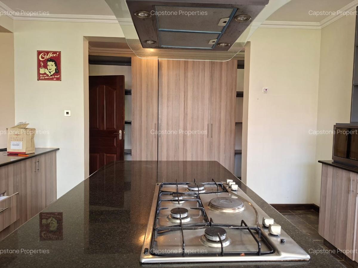 5 Bed Townhouse with En Suite in Rosslyn - 5