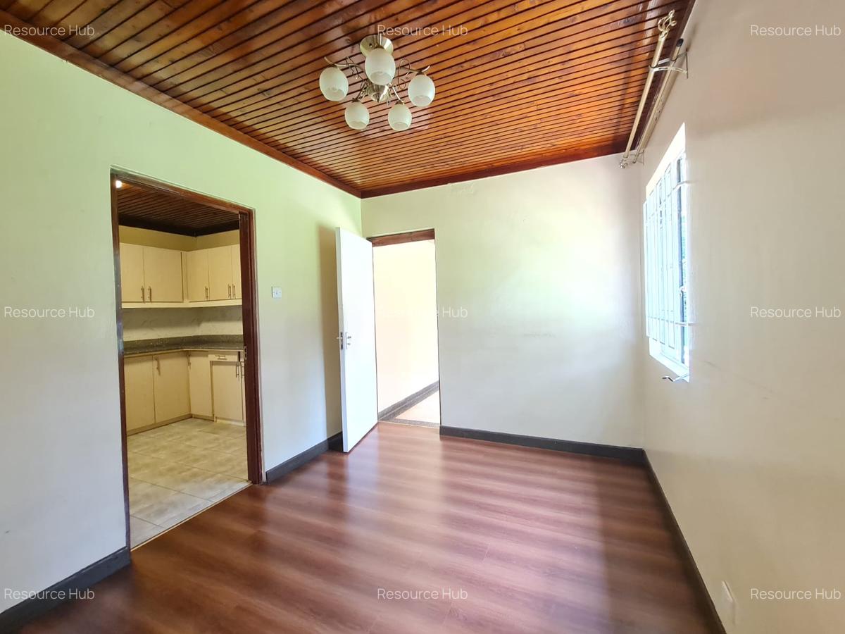 3 Bed House with En Suite at Bomas Area - 12